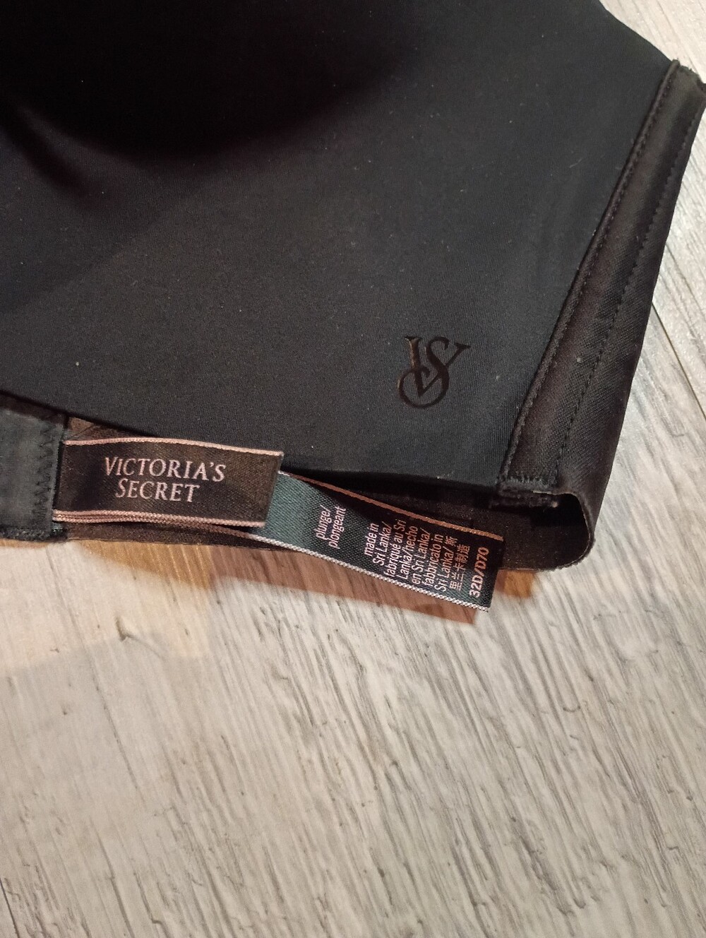 Victoria Secret - Picture 4 of 6